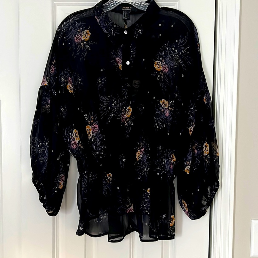 F21 Contemporary line flower blouse